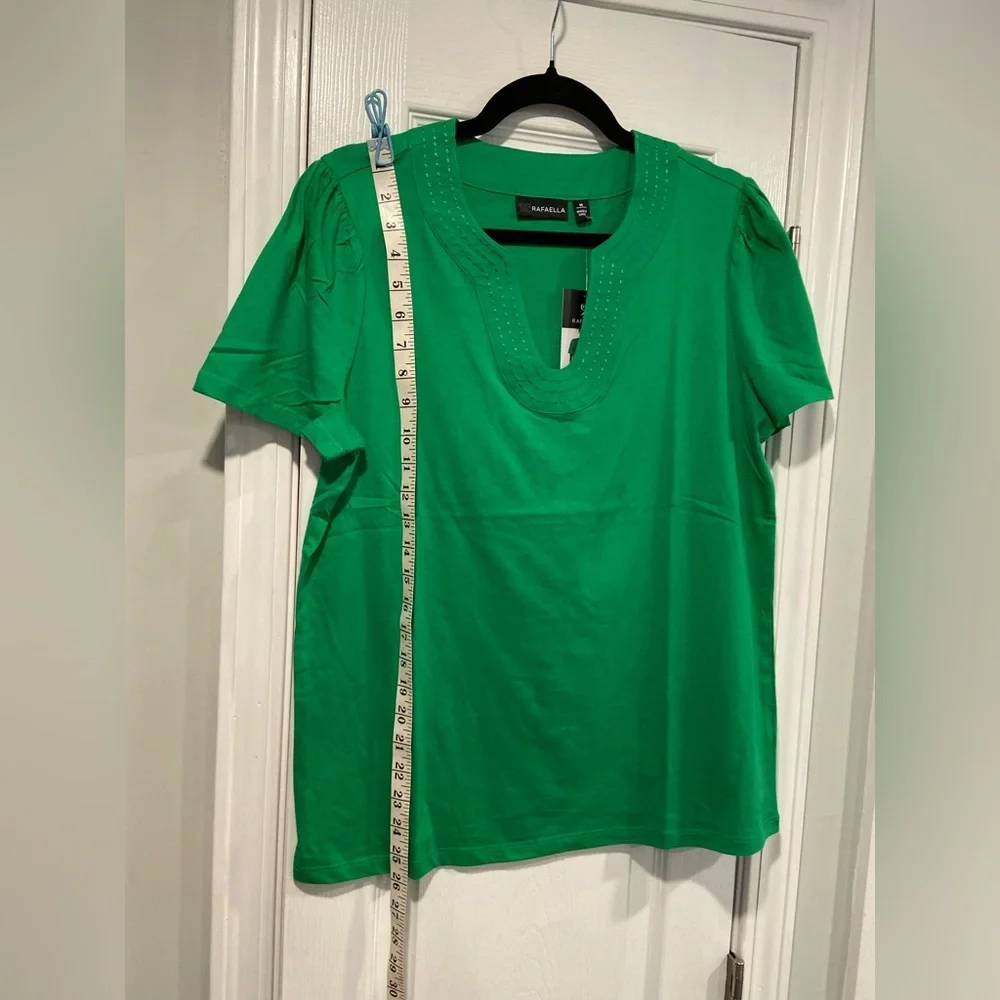 NWT Rafaella Size M Kelly Green V Neck Short Sleeve Tee Shirt Embroidered Trim - Picture 5 of 11